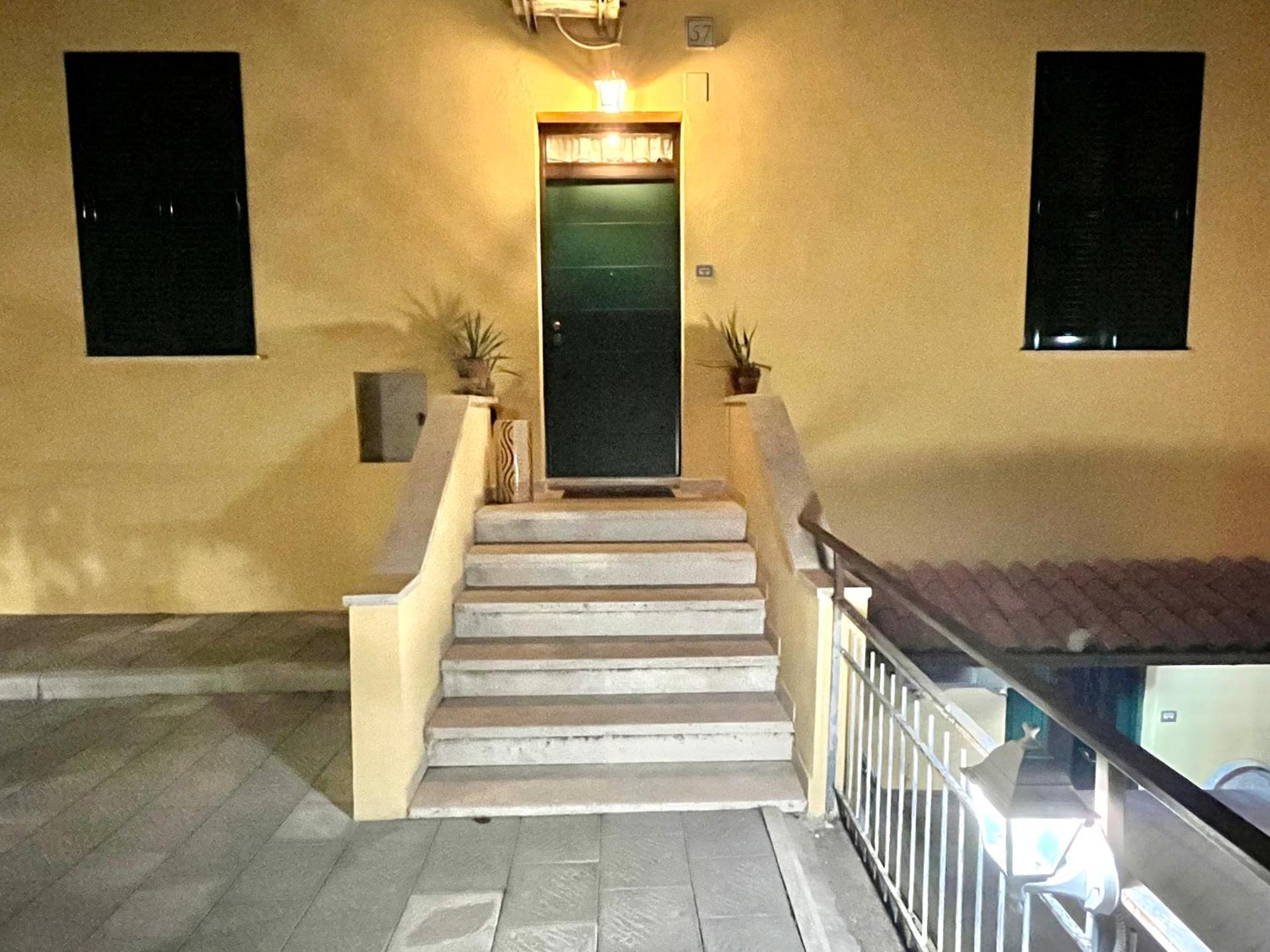 Romuhouse Economy Apartment Metro B Εξωτερικό φωτογραφία